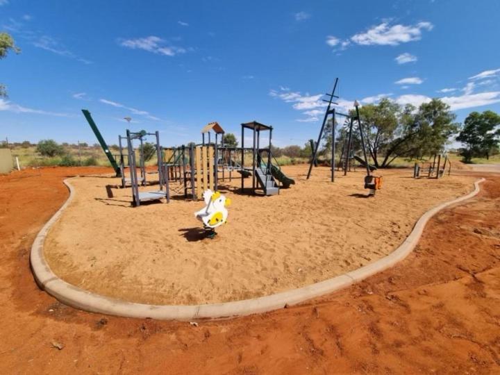 Erldunda Desert Oaks Resort Ghan Exterior photo